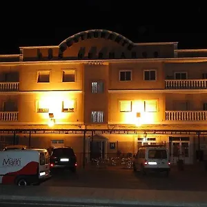 Hermanos , Baza España